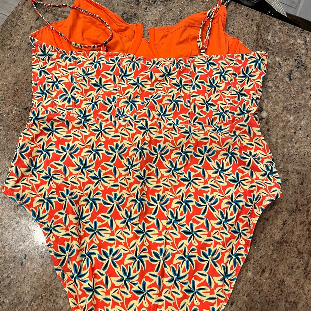 Brand NewThe Veronica - printed Sheenluxe  swimsuit. 🆕 - Picture 6 of 8